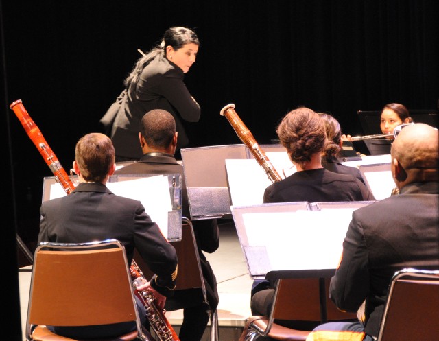 Army Ground Forces Band performs with guest conductor