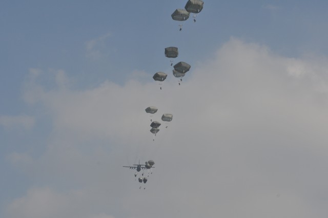 173rd Airborne paratroopers conduct rapid deployment exercise into Germany