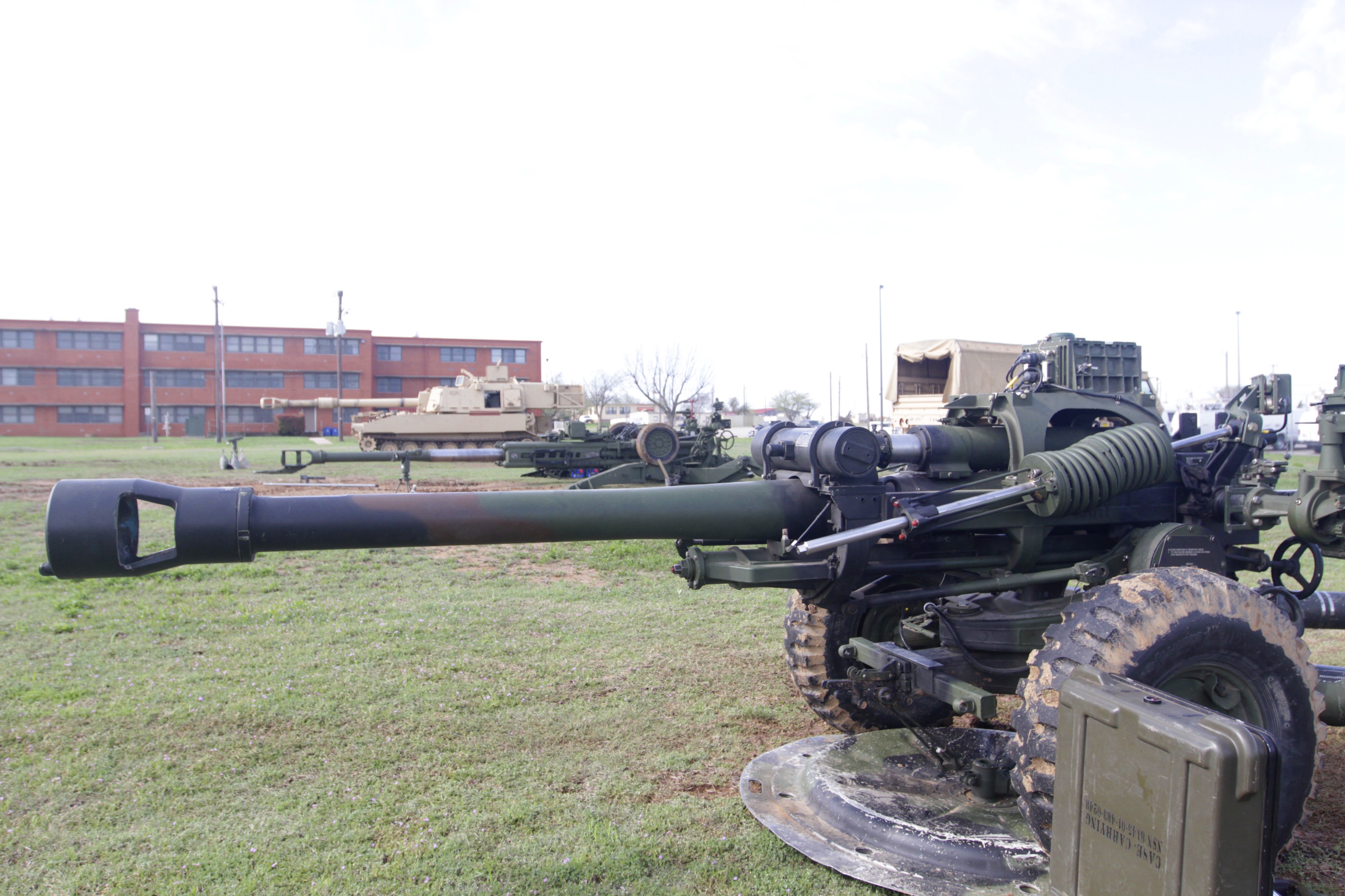 Field artillery leaders certify on howitzers Article The United