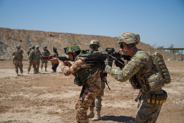 82nd Airborne assists Iraqi army in marksmanship