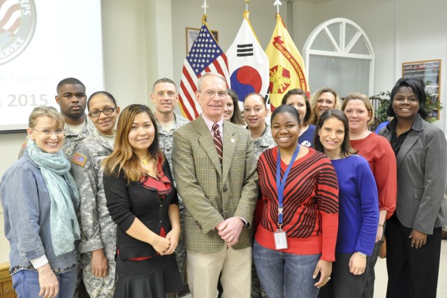 Yongsan thanks volunteers for 'devotion to service'