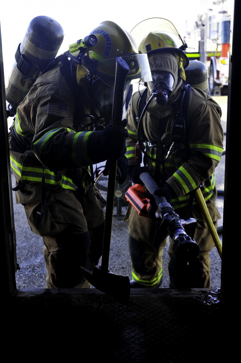 JBLM and TEAD firefighters heat things up | Article | The United States ...