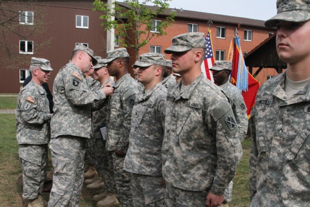 Delta Battery Soldiers Recognized for Excellence by USAREUR Commanding General