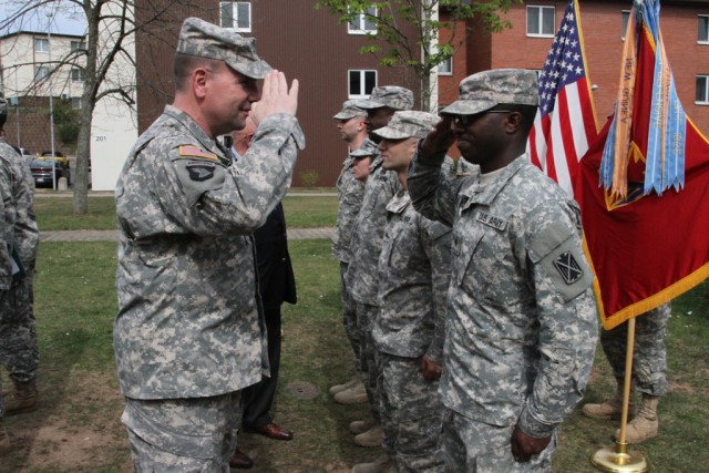 Delta Battery Soldiers Recognized for Excellence by USAREUR Commanding General