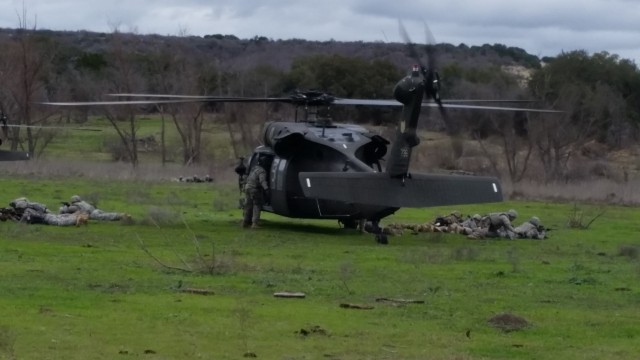 166th Aviation Brigade trains Ohio Guard on flight procedures