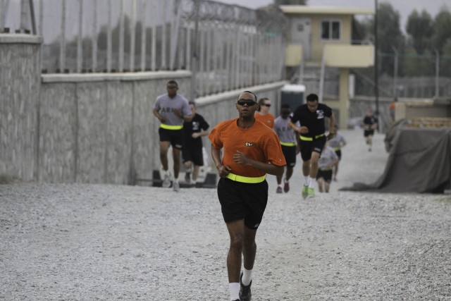 Strike Soldiers participate honor fallen hero during Shadow Run