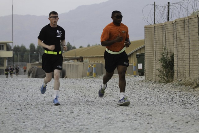 Strike Soldiers honor fallen hero during Shadow Run