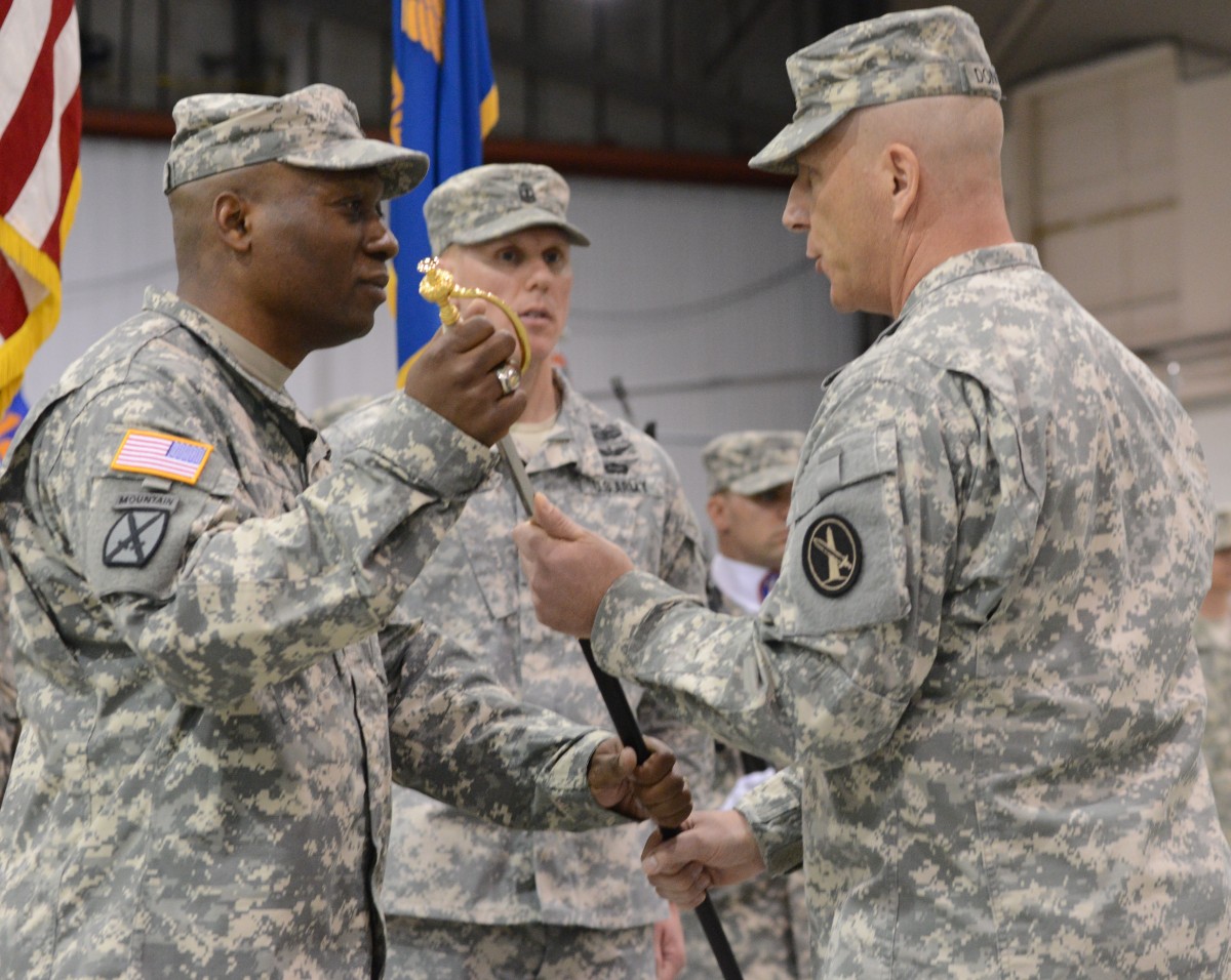 12th Aviation Battalion Welcomes New Command Sergeant Major Article