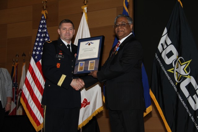 SES, digital pioneer Edwards bids farewell to Army after 33 years