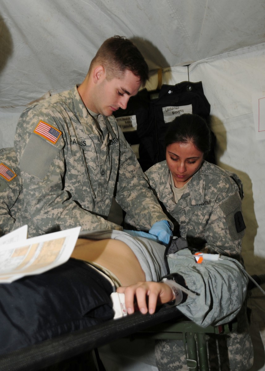 212th CSH Soldiers run full field hospital during LIVEX | Article | The ...