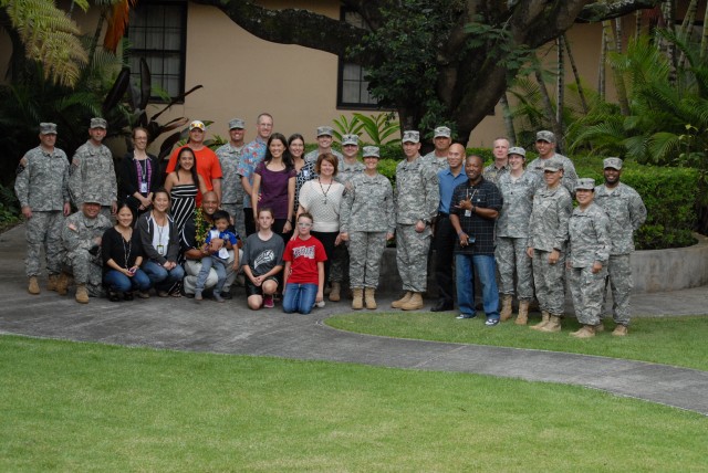 Lt. Gen. Horoho recognizes USAHC-SB staff members