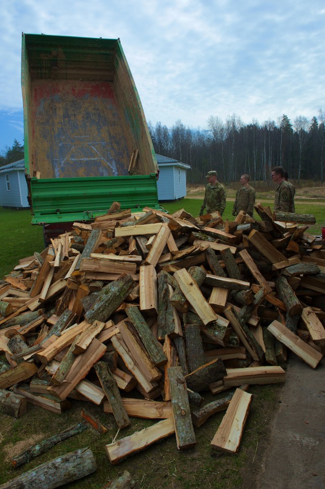 U.S. Soldiers Volunteer in Latvia