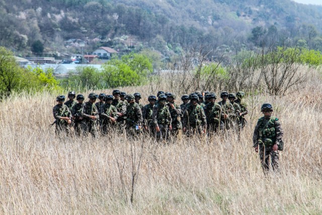 U.S., South Korean Soldiers perform cold load operations