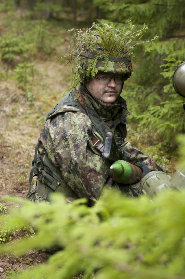 Estonia and US train, build strong bonds