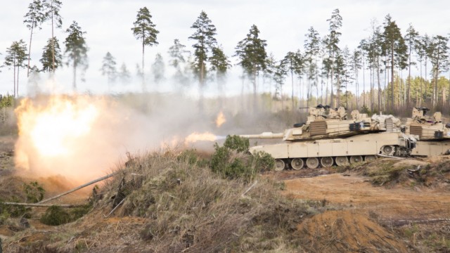 US tanks shoot for the first time in Estonia during live-fire demonstration