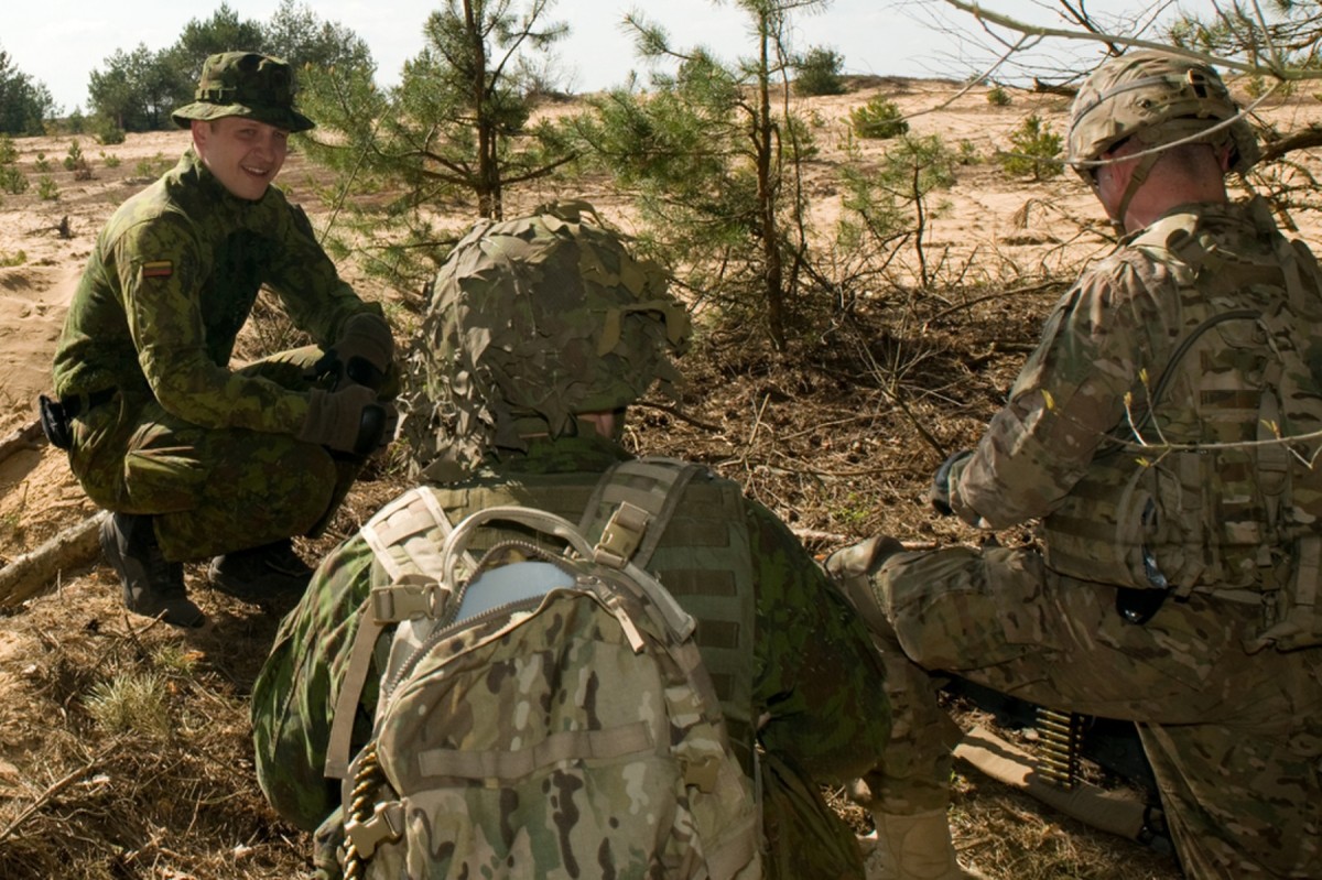 Us And Lithuanian Forces Exchange Gunner Tactics 