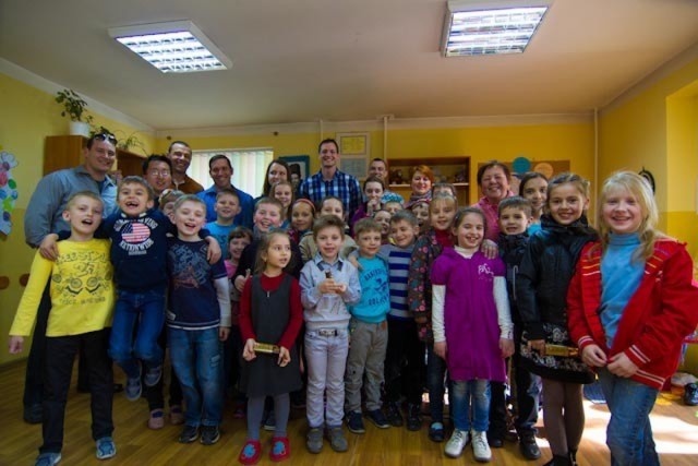 Sky Soldiers visit Ukrainian youth center