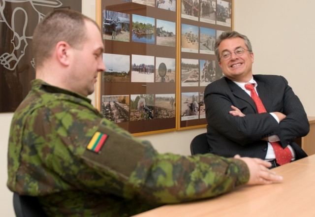 US ambassador to Lithuania visits Iron Wolf Brigade