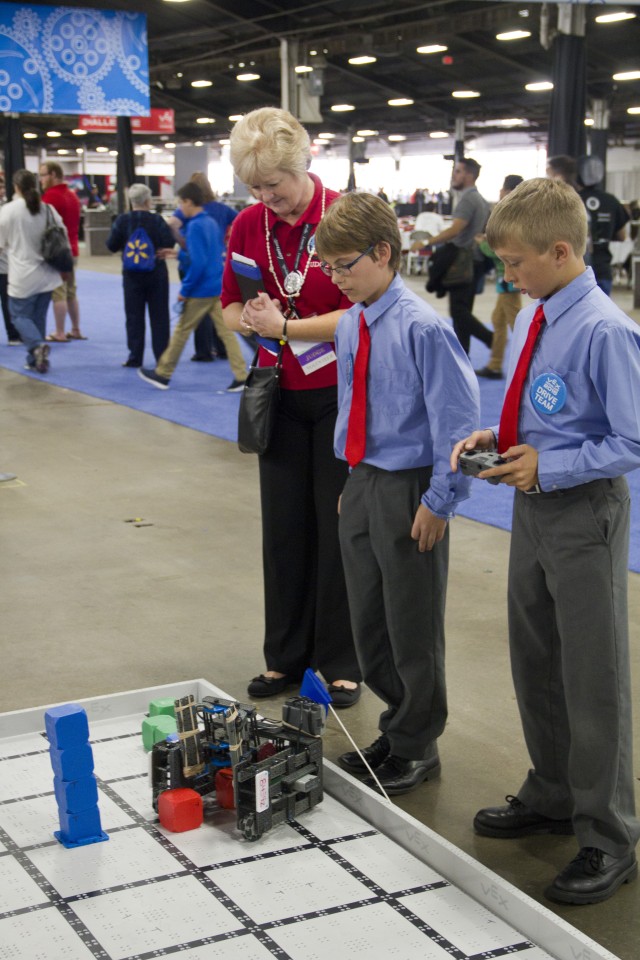 USACE engineers judge VEX robotics competition