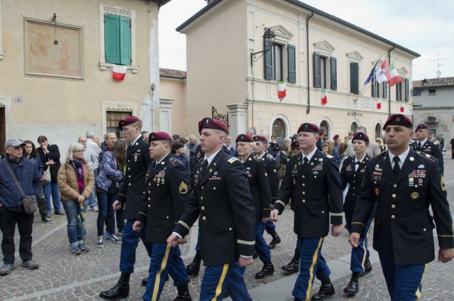173rd Airborne paratroopers honor US-Italian World War II sacrifices