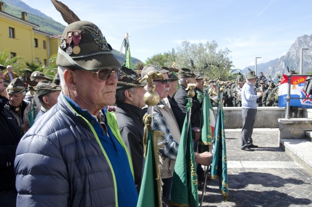 173rd Airborne paratroopers honor US-Italian World War II sacrifices