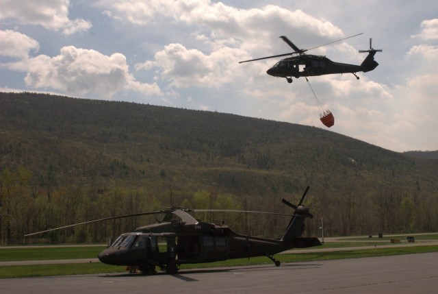 New York Army National Guard aircrews train by fighting Catskill forest fire