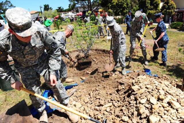 Sun shines for Earth Day 2015 in Monterey