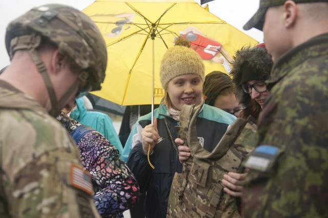Anvil Troop Soldiers participate in Family Day