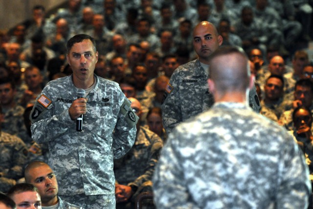 Dailey tells U.S. Army Pacific 'every Soldier is a billboard'
