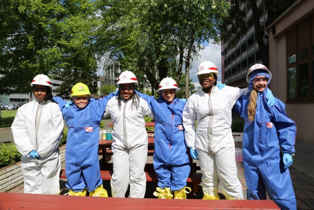 Students share STEM ambitions with USACE