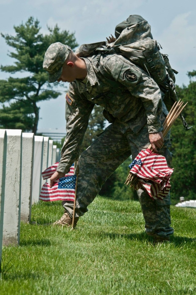 Old Guard Soldiers to honor America's Fallen