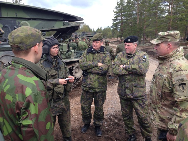 USAREUR commanding general visits Finnish Army commander