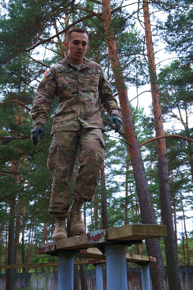 U.S. Soldiers take obstacle course challenge in Latvia