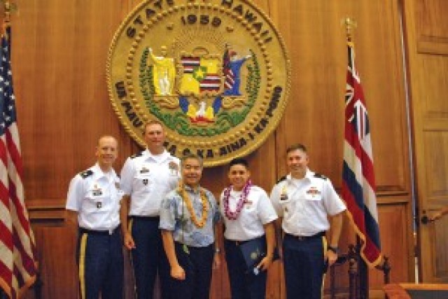 Governor recognizes importance of military in Hawaii