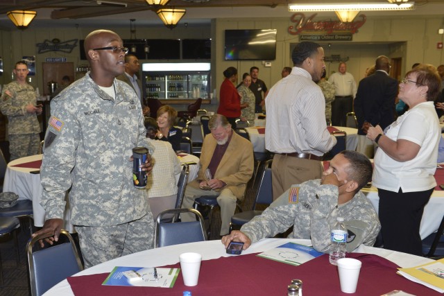 Fort Campbell contracting staffs host small business symposium