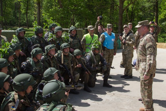 Speaking with Ukrainian Troops