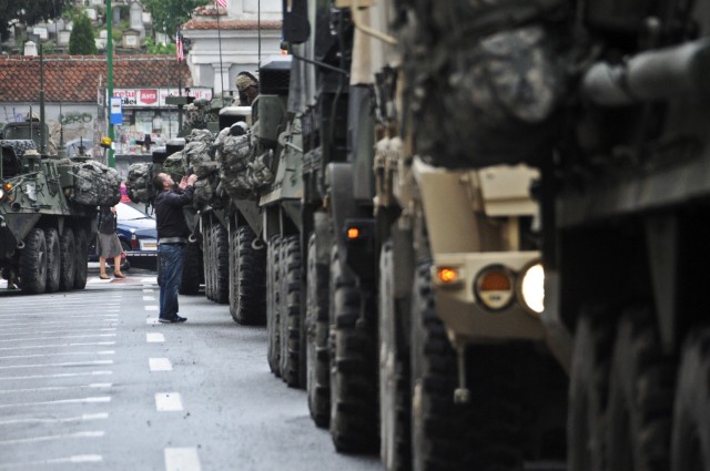 Cavalry March concludes with a warm welcome from Romanians in Brasov