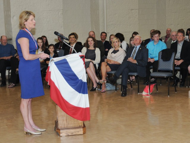 Senior Executive Service leader retires as JMC Deputy to the Commander