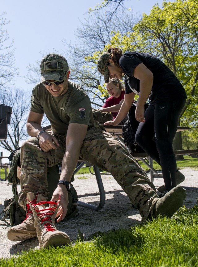 Chicago ruck march held in honor of struggling veterans