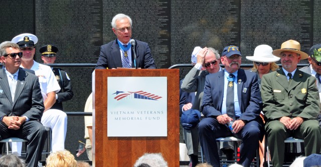 Medal of Honor recipients dedicate Vietnam War stamps at Wall