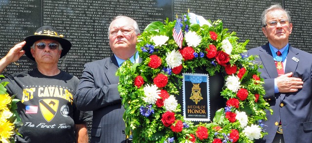 Medal of Honor recipients dedicate Vietnam War stamps at Wall