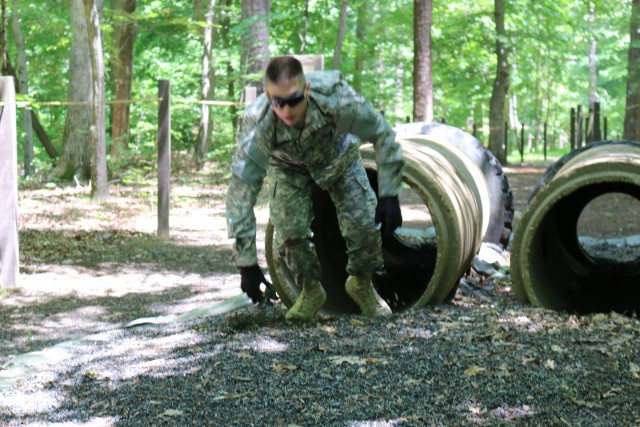 2015 SDDC Best Warrior obstacle course competition.