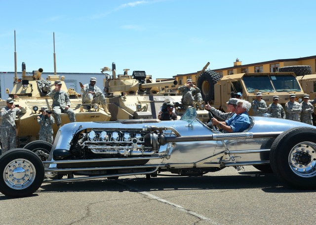NTC and Fort Irwin Commander Brig. Gen. Joseph Martin gives a thumbs with Jay Leno