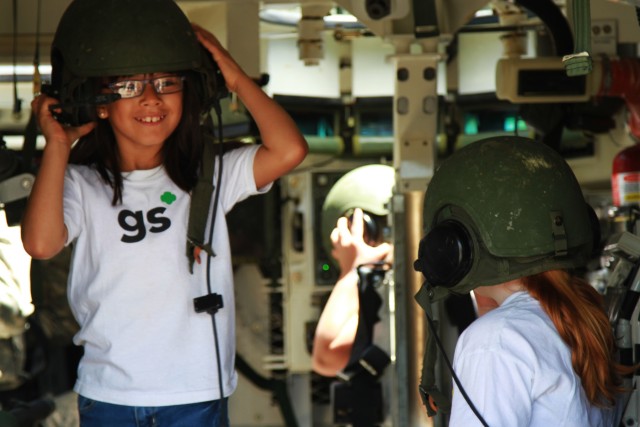 Girl Scouts, Soldiers trade cookies for new merit badges