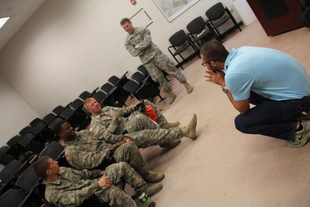 CSF2 Performance Expert discusses mental skills with a crew going through Bradley crew qualification.