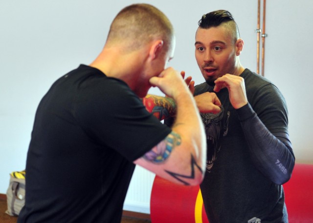 UFC 'Outlaw' grapples with KMC personnel in Ramstein 'combatives' session