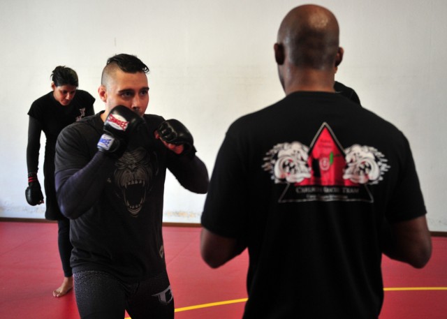 UFC 'Outlaw' grapples with KMC personnel in Ramstein 'combatives' session