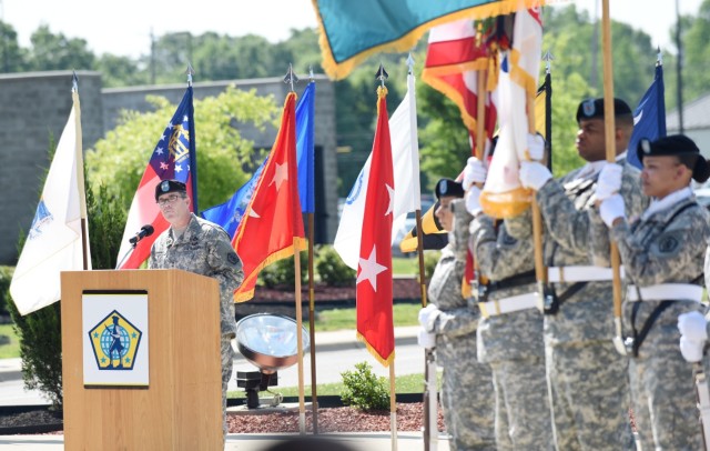 Seamands takes command of U.S. Army Human Resources Command