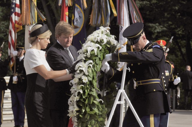 Dutch royal couple lays wreath at ANC