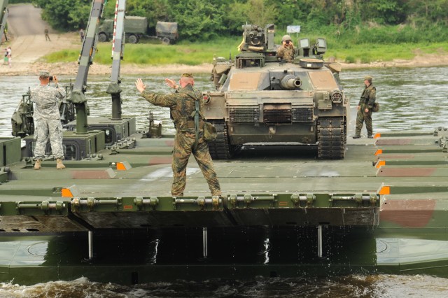 Heidesturm Shock brings US, German armies together for bridging operation